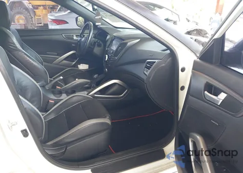 2016 Hyundai Veloster Turbo z USA, uszkodzony, nr VIN KMHTC6AE2GU286286